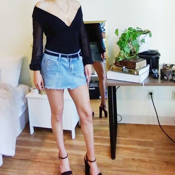 Mesh Sleeved Off Shoulder Body Suit - Size S EUC - Picture 4 of 6